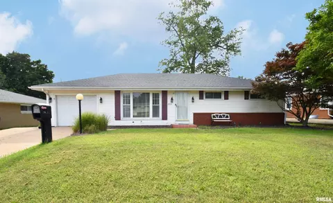 3913 N Sterling Ave, Peoria, IL 61615