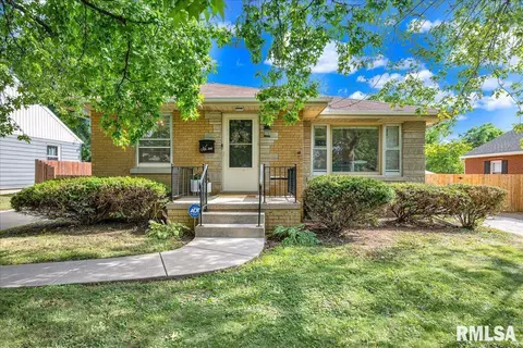 1106 W Northcrest Ave, Peoria, IL 61614