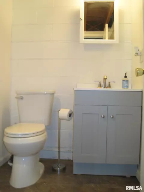 805 E Adams St, Washington, IL 61571 photo 29