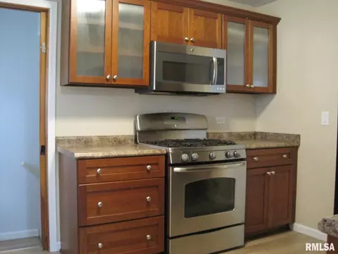 805 E Adams St, Washington, IL 61571 photo 10