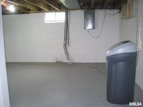 805 E Adams St, Washington, IL 61571 photo 28