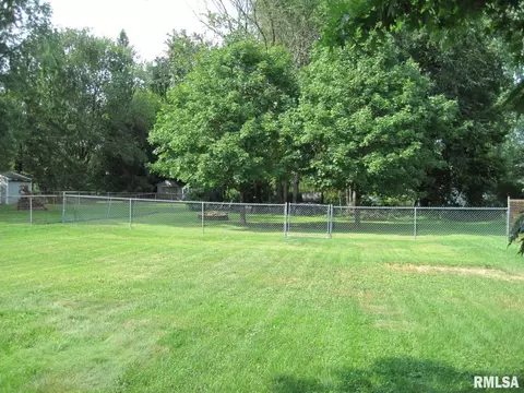805 E Adams St, Washington, IL 61571 photo 37