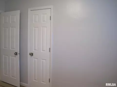 805 E Adams St, Washington, IL 61571 photo 14