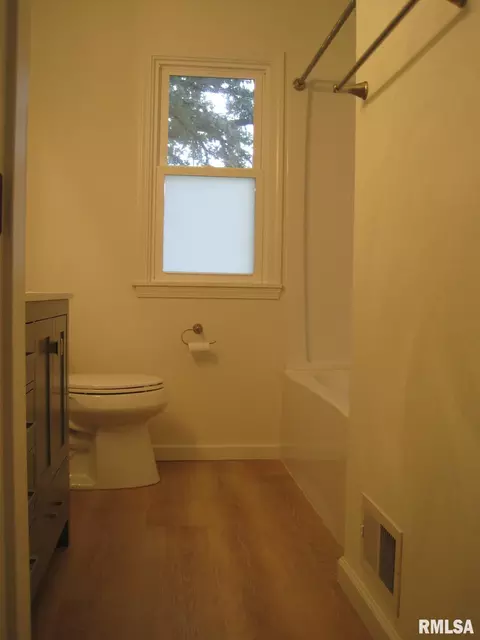 805 E Adams St, Washington, IL 61571 photo 21