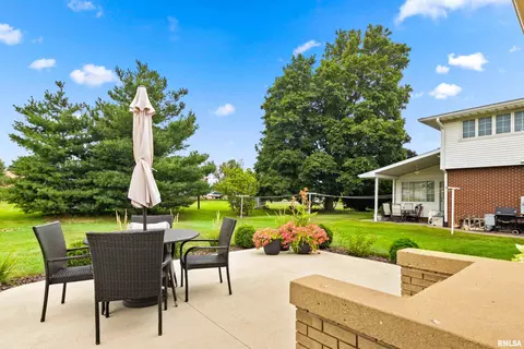 203 N 3rd St, Roanoke, IL 61561 photo 33