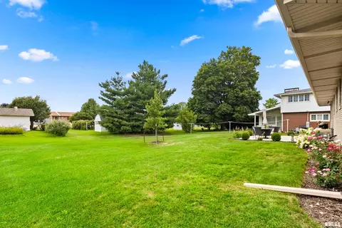 203 N 3rd St, Roanoke, IL 61561 photo 34
