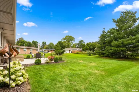 203 N 3rd St, Roanoke, IL 61561 photo 38