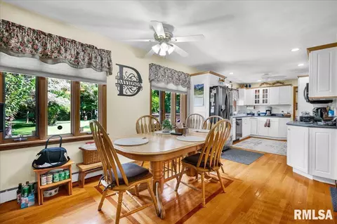 Dining - 321 Townhall Rd, Metamora, IL 61548 photo 2 of 2