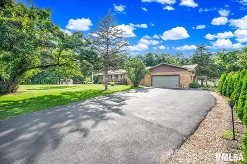 Exterior - 321 Townhall Rd, Metamora, IL 61548 photo 1 of 7