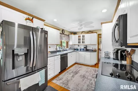 Kitchen - 321 Townhall Rd, Metamora, IL 61548 photo 2 of 2