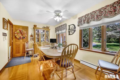 Dining - 321 Townhall Rd, Metamora, IL 61548 photo 1 of 2