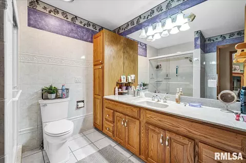 Bath - 321 Townhall Rd, Metamora, IL 61548 photo 1 of 4