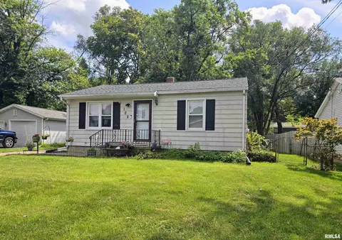 108 Center St, North Pekin, IL 61554