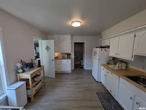 Entry Way - 103 N 4th St, Dunlap, IL 61525 photo 1 of 1