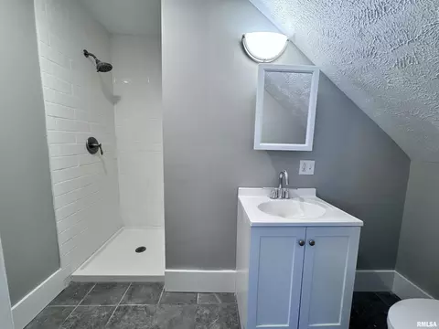 339 W Pierce St, Macomb, IL 61455 photo 13