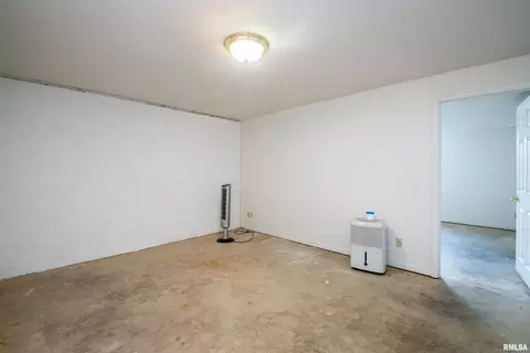 500 E North St, Danvers, IL 61732 photo 38