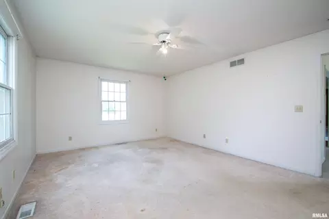 500 E North St, Danvers, IL 61732 photo 16