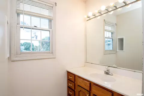 500 E North St, Danvers, IL 61732 photo 29