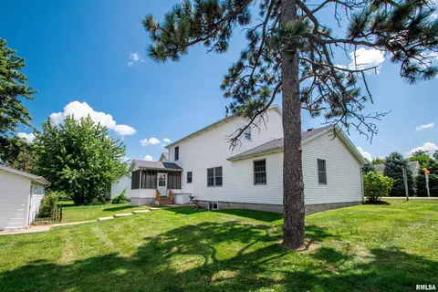 500 E North St, Danvers, IL 61732 photo 4