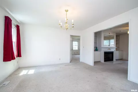 500 E North St, Danvers, IL 61732 photo 9
