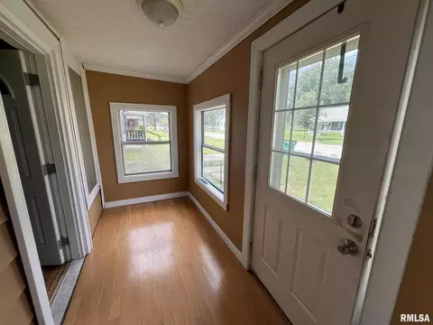Entry Way - 809 W Jefferson St, Macomb, IL 61455 photo 1 of 2