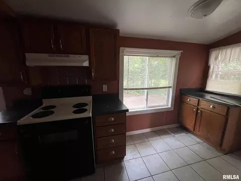 Other - 809 W Jefferson St, Macomb, IL 61455 photo 3 of 4