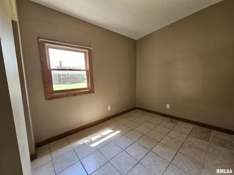 321 S Vine St, Mount Pulaski, IL 62548 photo 35