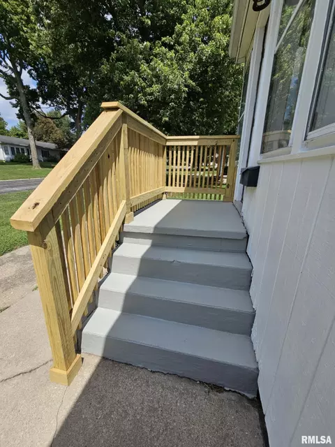 321 S Vine St, Mount Pulaski, IL 62548 photo 31