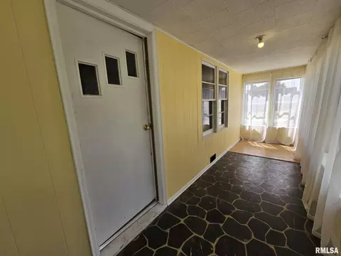 321 S Vine St, Mount Pulaski, IL 62548 photo 30