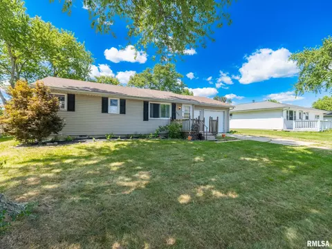 Exterior - 111 Bryant St, Morton, IL 61550 photo 2 of 15