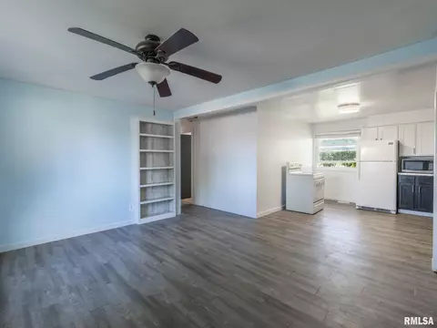 Living - 111 Bryant St, Morton, IL 61550 photo 4 of 7