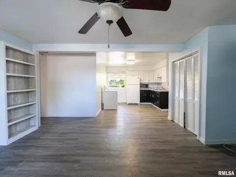Living - 111 Bryant St, Morton, IL 61550 photo 5 of 7
