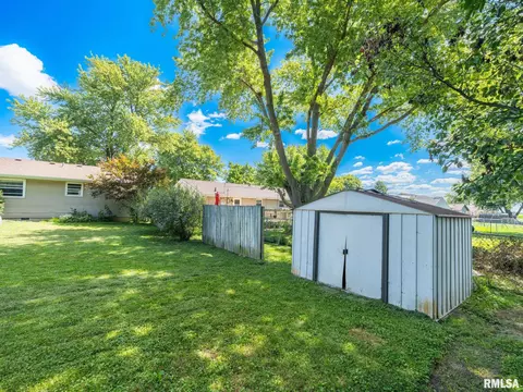 Exterior - 111 Bryant St, Morton, IL 61550 photo 11 of 15