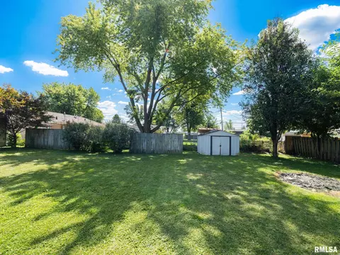Exterior - 111 Bryant St, Morton, IL 61550 photo 14 of 15