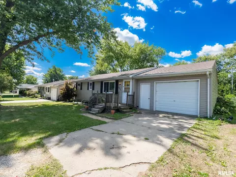 Exterior - 111 Bryant St, Morton, IL 61550 photo 3 of 15