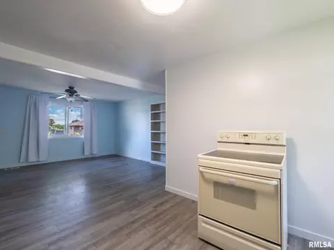 Living - 111 Bryant St, Morton, IL 61550 photo 1 of 7
