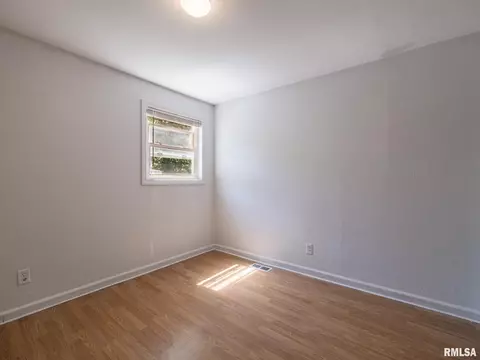 Bedroom - 111 Bryant St, Morton, IL 61550 photo 9 of 12