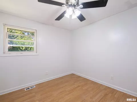 Bedroom - 111 Bryant St, Morton, IL 61550 photo 4 of 12