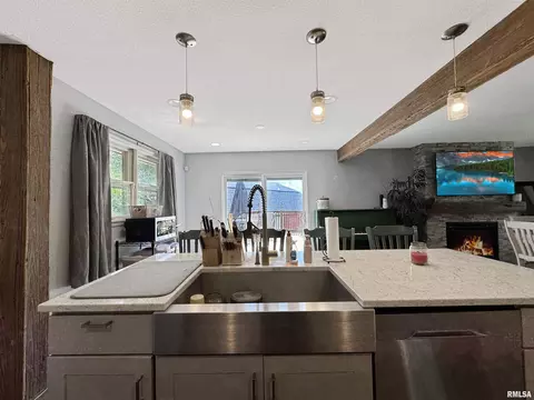 Kitchen - 7029 S Gerdes Rd, Mapleton, IL 61547 photo 3 of 5