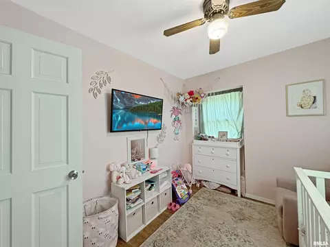Bedroom - 7029 S Gerdes Rd, Mapleton, IL 61547 photo 7 of 18