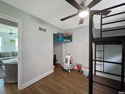 Bedroom - 7029 S Gerdes Rd, Mapleton, IL 61547 photo 13 of 18