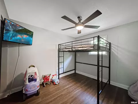 Bedroom - 7029 S Gerdes Rd, Mapleton, IL 61547 photo 11 of 18