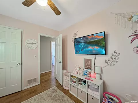 Bedroom - 7029 S Gerdes Rd, Mapleton, IL 61547 photo 10 of 18