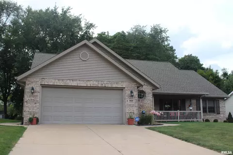 909 S Johanson Rd, Bartonville, IL 61607