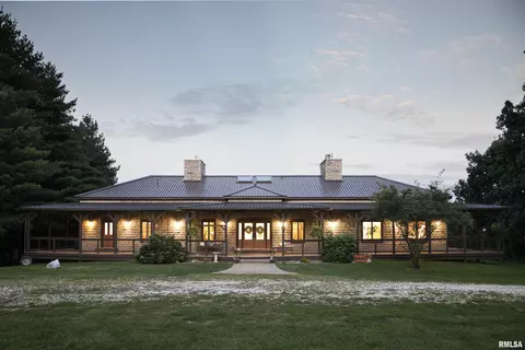 18996 Smysor Rd, Smithfield, IL 61477