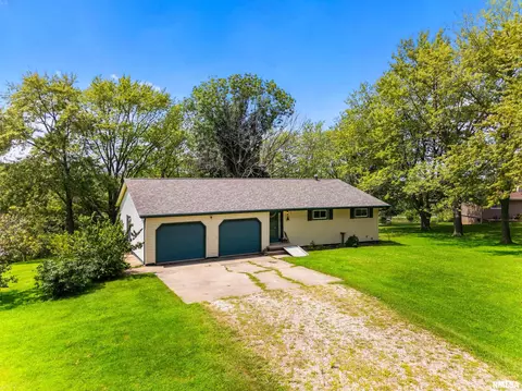 16044 Delaware Cir, Cuba, IL 61427