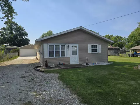 40 E Beech St, Canton, IL 61520