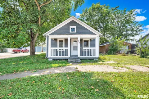 208 Fayette St, Pekin, IL 61554