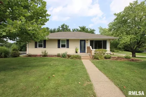 2107 W Winnebago Dr, Peoria, IL 61614