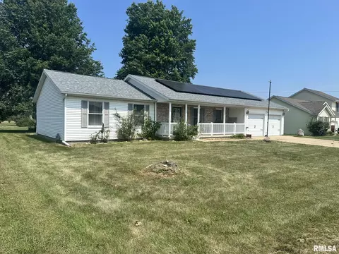 1415 E Ash St, Canton, IL 61520